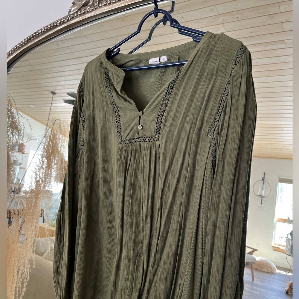 Gap long sleeve boho olive green blouse